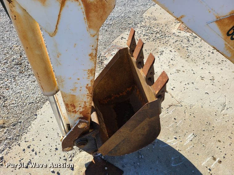 image for item HE9982 2001 Bobcat 863  skid steer loader