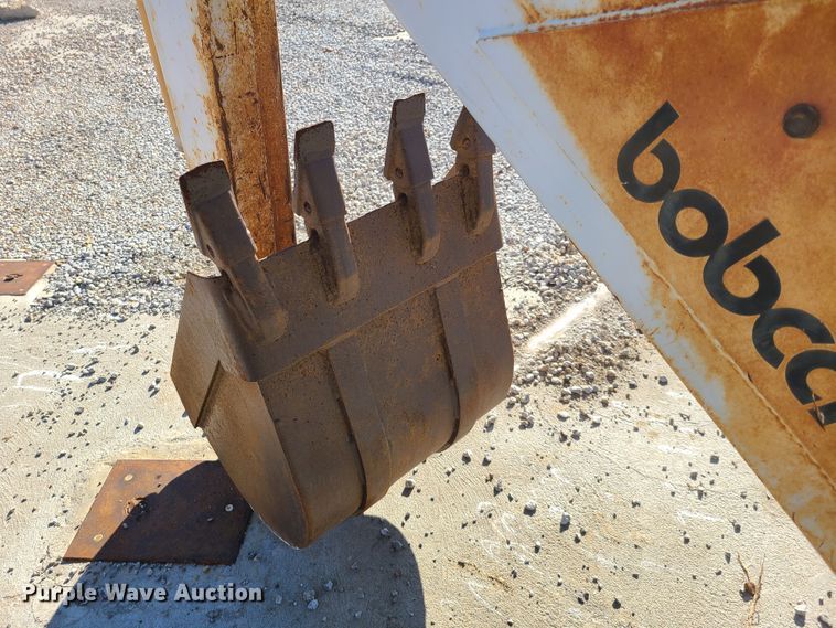 image for item HE9982 2001 Bobcat 863  skid steer loader