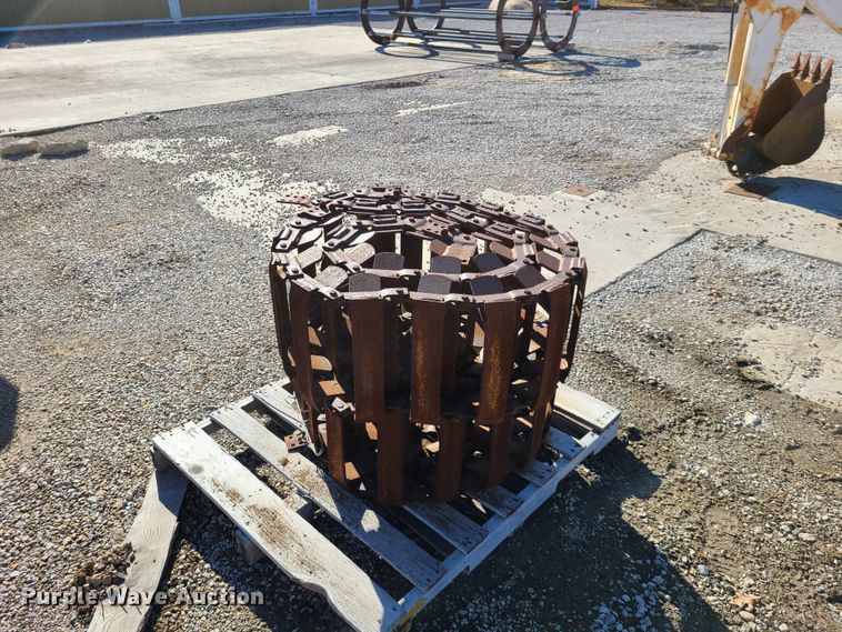 image for item HE9982 2001 Bobcat 863  skid steer loader