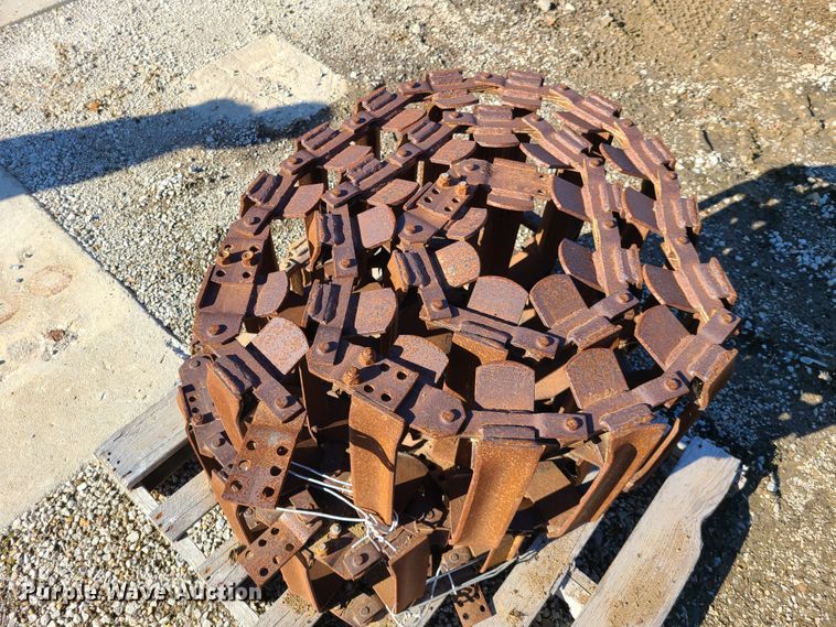 image for item HE9982 2001 Bobcat 863  skid steer loader