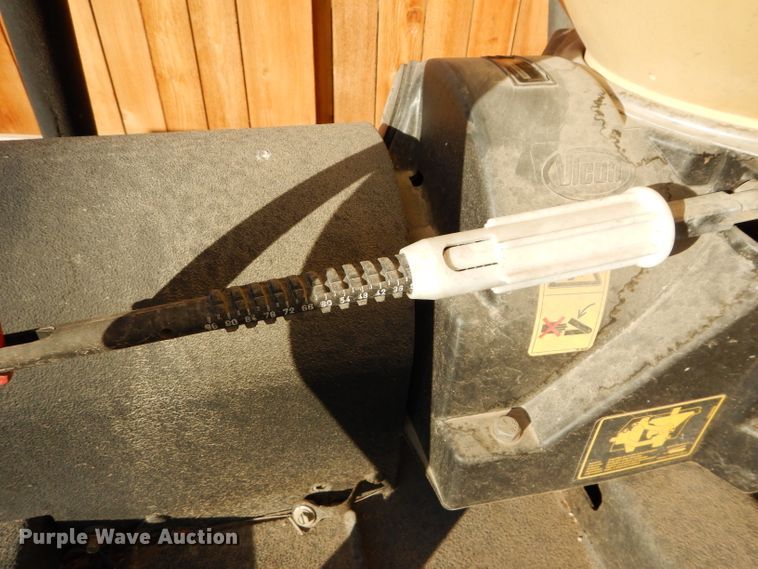 image for item HF9114 Vicon spreader