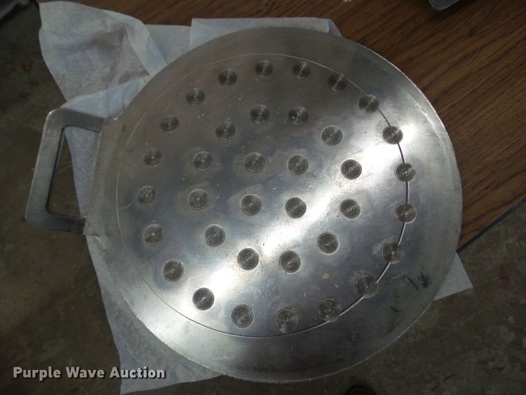 image for item HF9763 Dutchess RR-399 semi-auto dough divider rounder