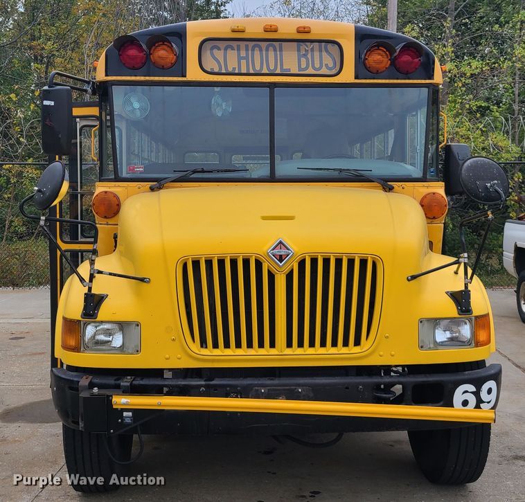 image for item HM9288 2001 International 3800 AmTran  school bus