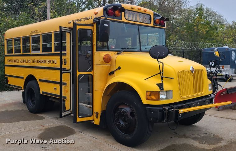 image for item HM9288 2001 International 3800 AmTran  school bus