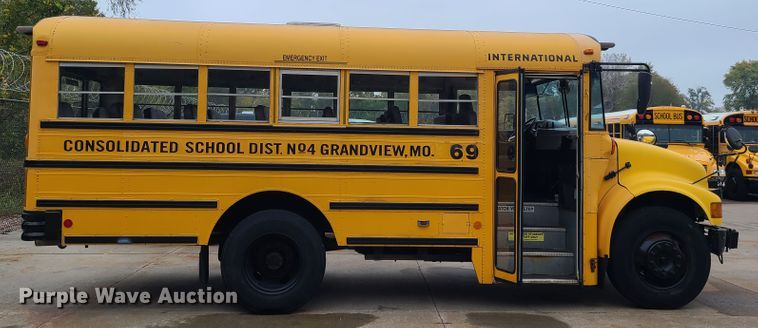 image for item HM9288 2001 International 3800 AmTran  school bus