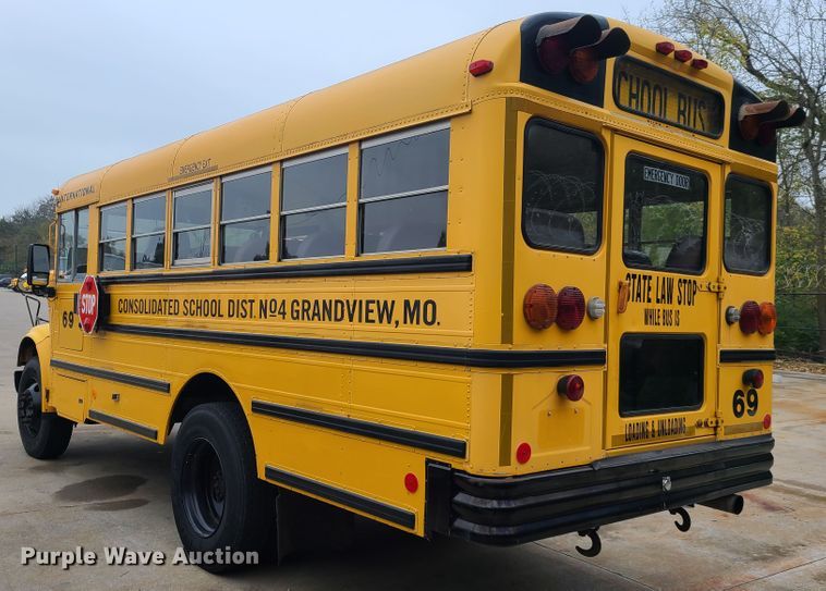 image for item HM9288 2001 International 3800 AmTran  school bus