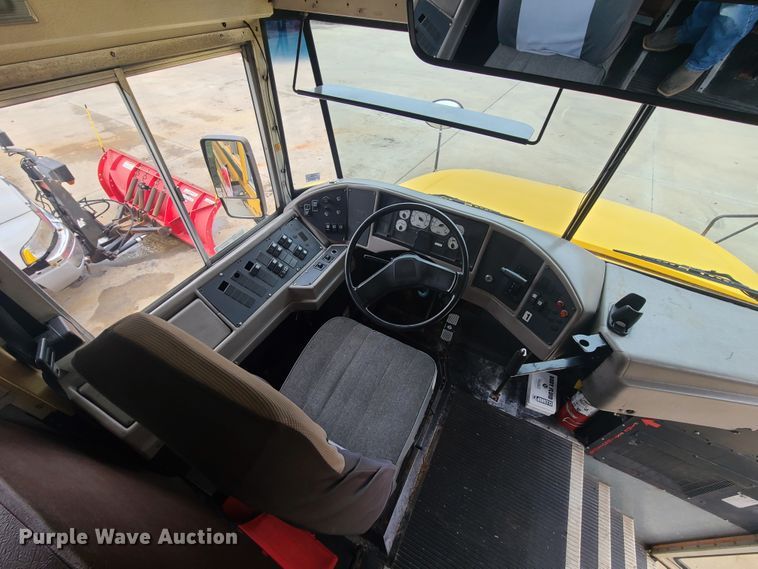 image for item HM9288 2001 International 3800 AmTran  school bus