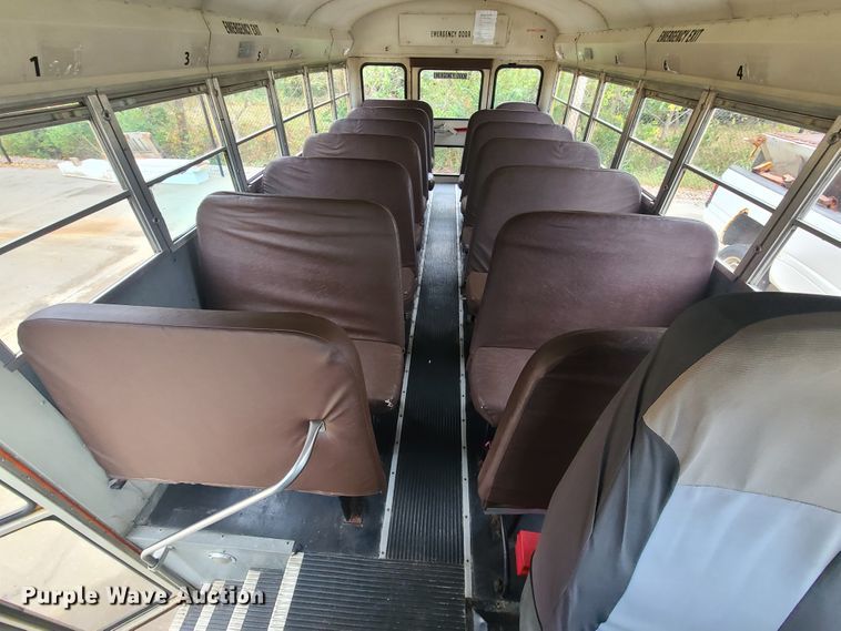 image for item HM9288 2001 International 3800 AmTran  school bus