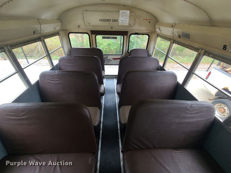 image for item HM9288 2001 International 3800 AmTran  school bus