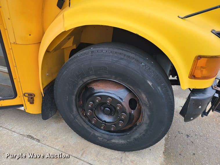 image for item HM9288 2001 International 3800 AmTran  school bus