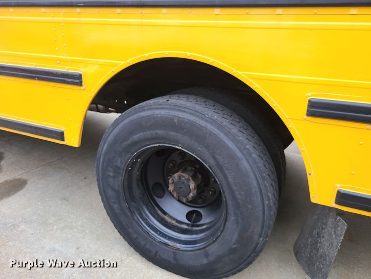 image for item HM9288 2001 International 3800 AmTran  school bus