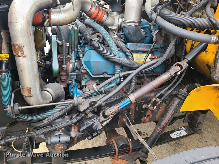 image for item HM9288 2001 International 3800 AmTran  school bus