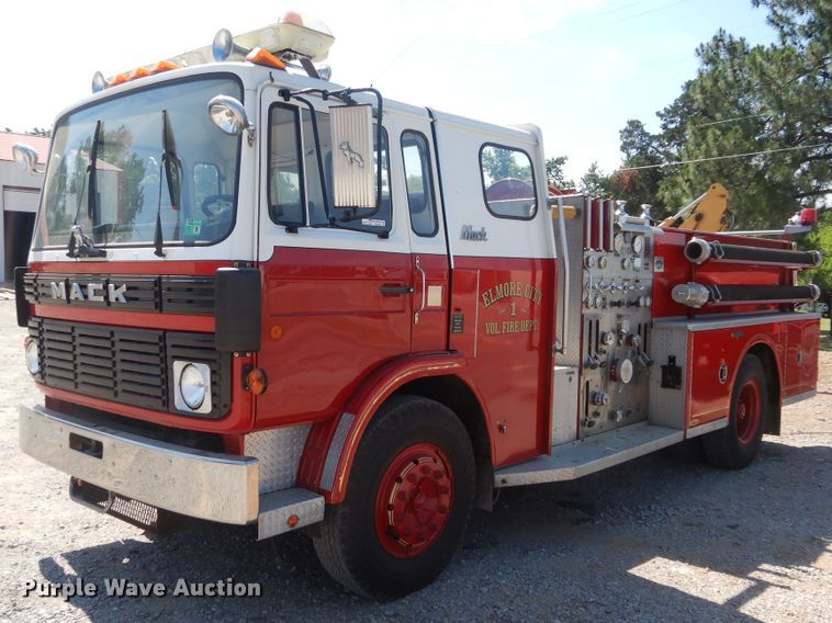image for item HS9661 1981 Mack MS3  pumper fire truck