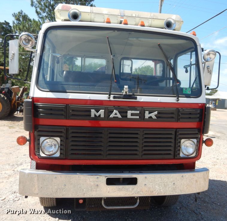 image for item HS9661 1981 Mack MS3  pumper fire truck