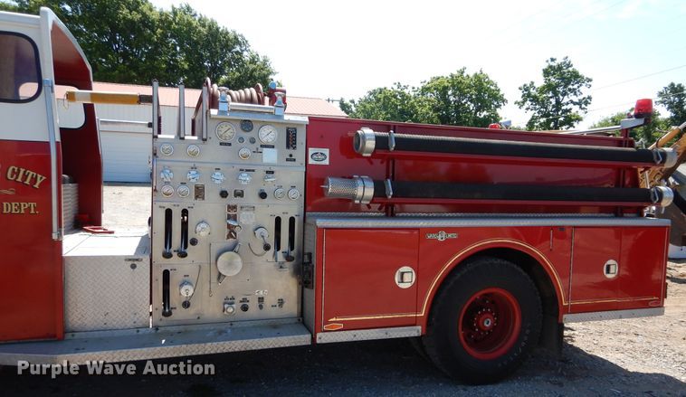 image for item HS9661 1981 Mack MS3  pumper fire truck