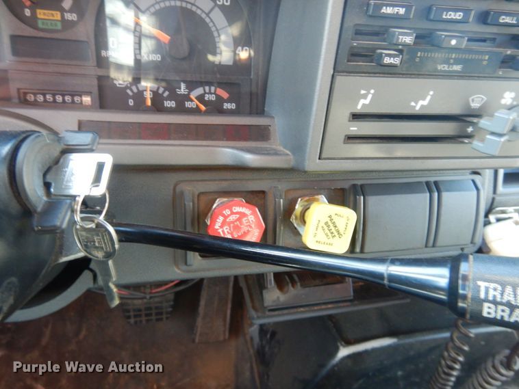 image for item HV9513 1997 GMC C8500  dump truck