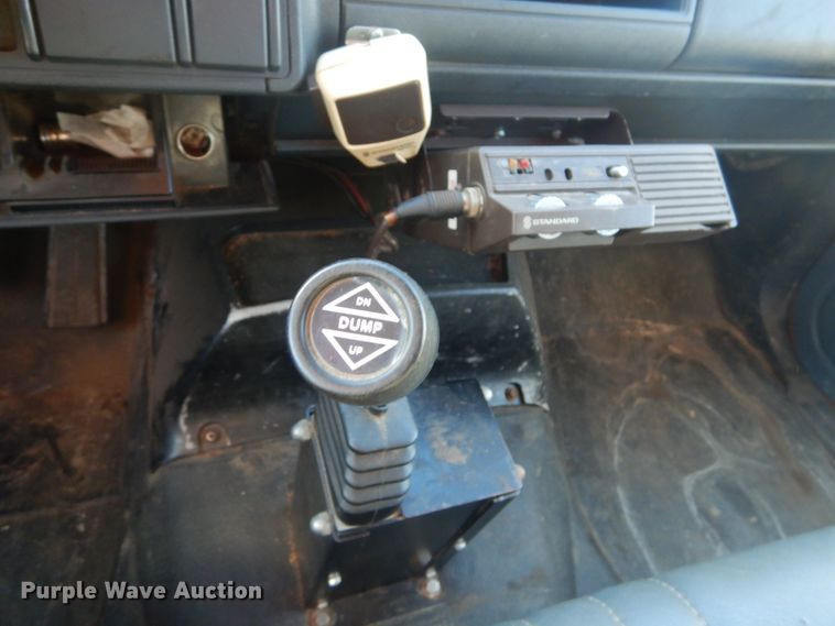 image for item HV9513 1997 GMC C8500  dump truck