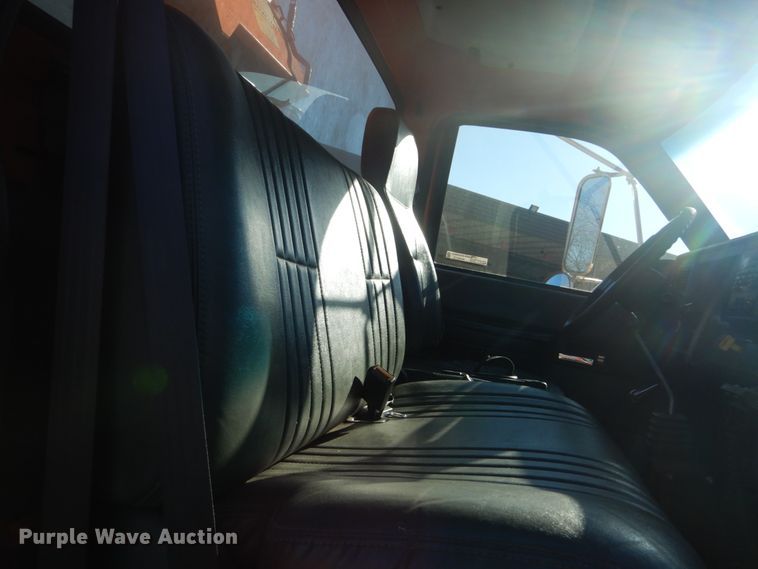 image for item HV9513 1997 GMC C8500  dump truck