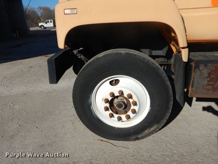 image for item HV9513 1997 GMC C8500  dump truck