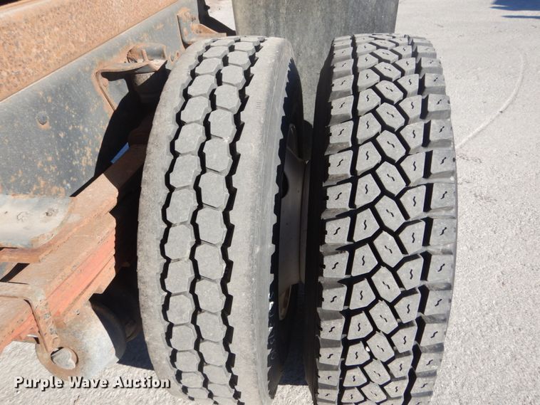 image for item HV9513 1997 GMC C8500  dump truck