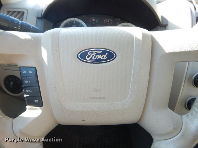 image for item HV9515 2009 Ford Escape XLT  SUV