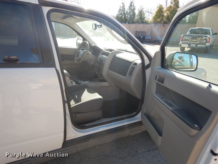 image for item HV9515 2009 Ford Escape XLT  SUV