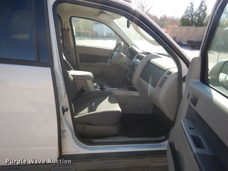 image for item HV9515 2009 Ford Escape XLT  SUV