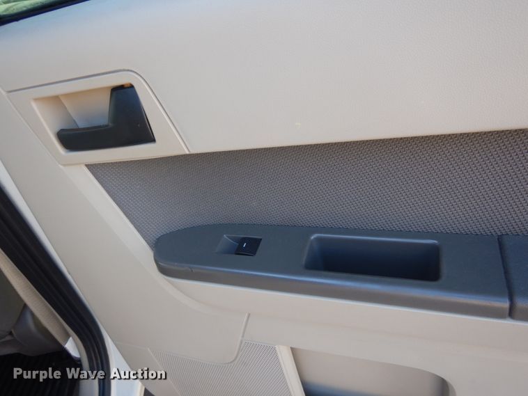 image for item HV9515 2009 Ford Escape XLT  SUV