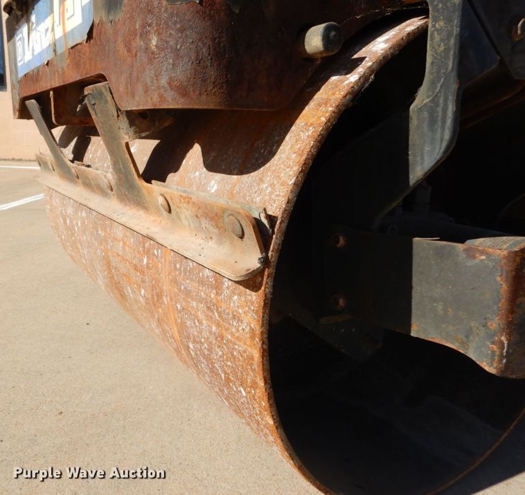 image for item HV9518 Wacker RD11A  double drum vibratory roller
