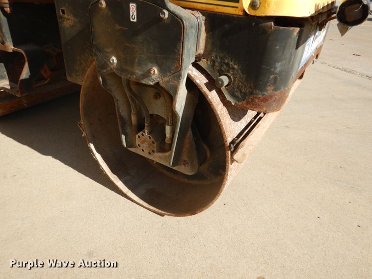 image for item HV9518 Wacker RD11A  double drum vibratory roller