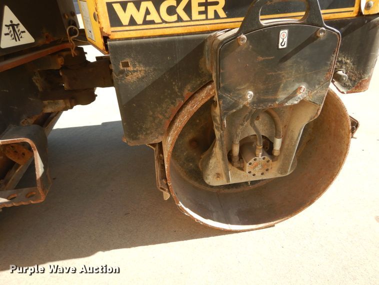 image for item HV9518 Wacker RD11A  double drum vibratory roller