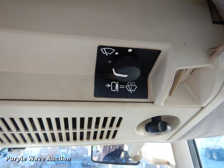 image for item HY9930 John Deere 6215  tractor