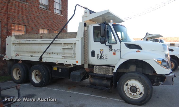 image for item HY9934 2011 International WorkStar 7400  dump truck