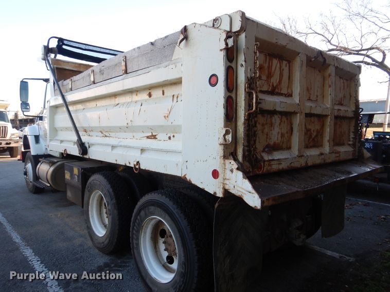 image for item HY9934 2011 International WorkStar 7400  dump truck