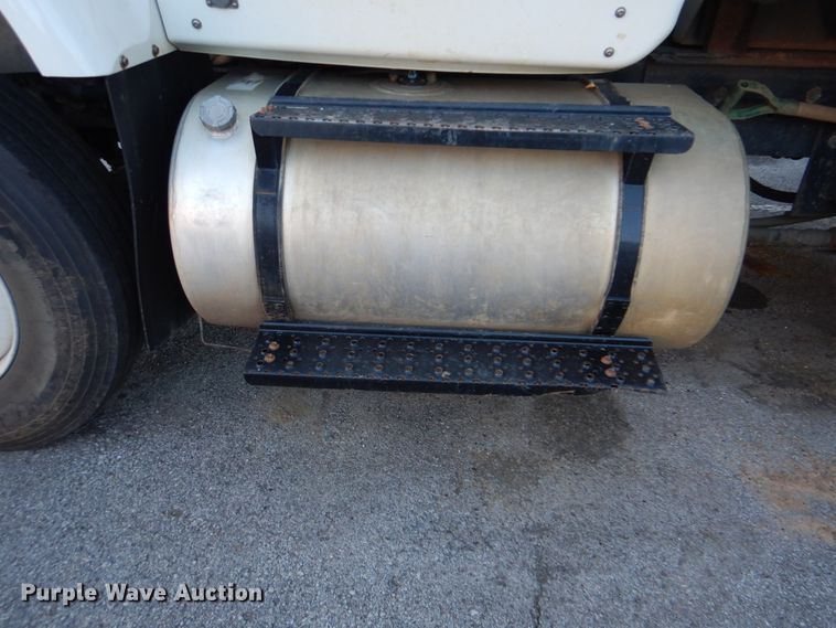 image for item HY9934 2011 International WorkStar 7400  dump truck