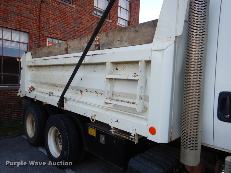 image for item HY9934 2011 International WorkStar 7400  dump truck