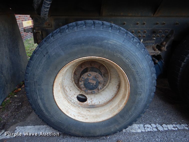 image for item HY9934 2011 International WorkStar 7400  dump truck