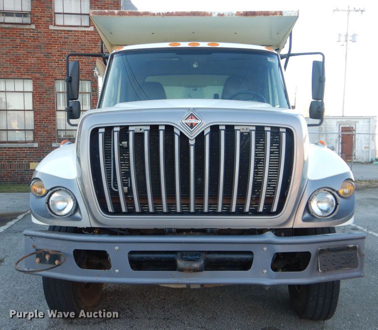 image for item HY9935 2009 International WorkStar 7400  dump truck