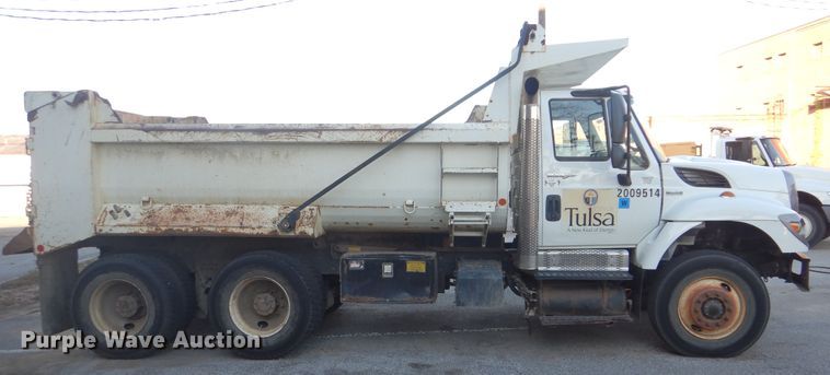 image for item HY9935 2009 International WorkStar 7400  dump truck