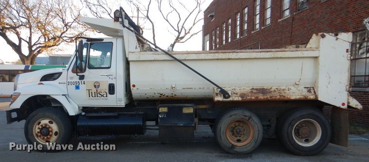 image for item HY9935 2009 International WorkStar 7400  dump truck
