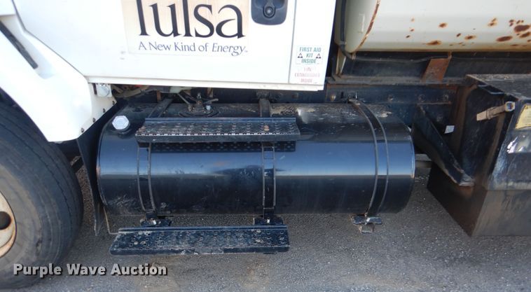 image for item HY9935 2009 International WorkStar 7400  dump truck