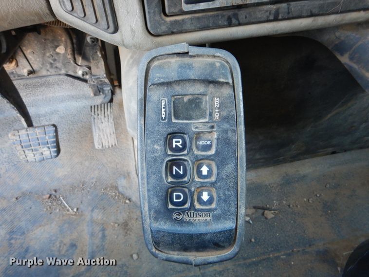 image for item HY9935 2009 International WorkStar 7400  dump truck