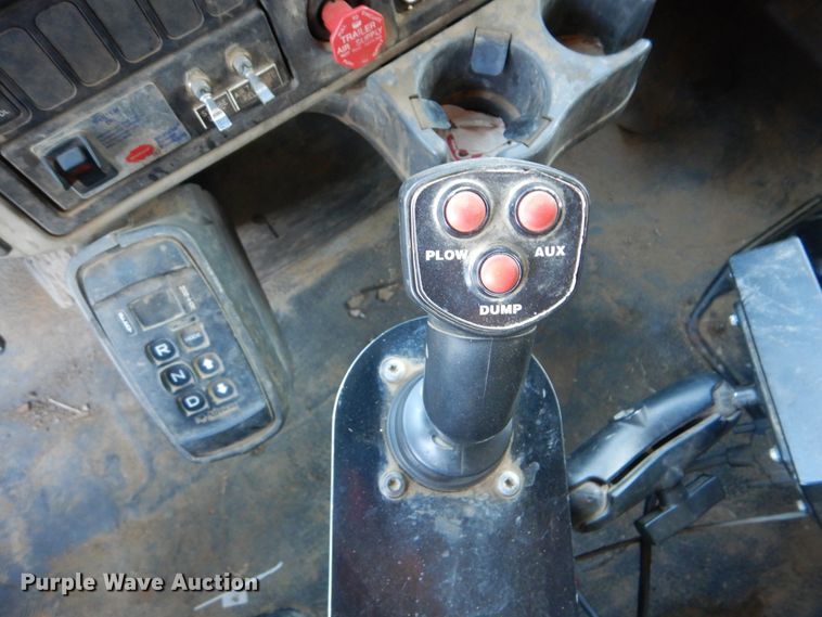 image for item HY9935 2009 International WorkStar 7400  dump truck