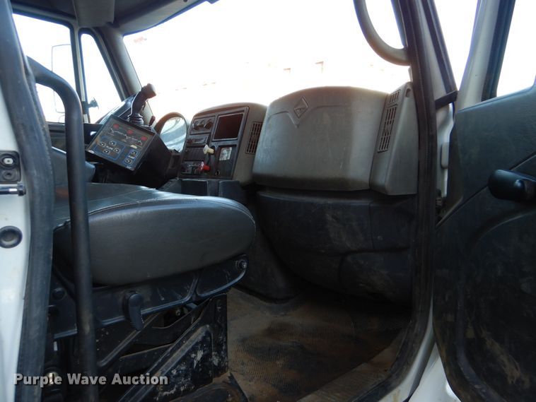 image for item HY9935 2009 International WorkStar 7400  dump truck