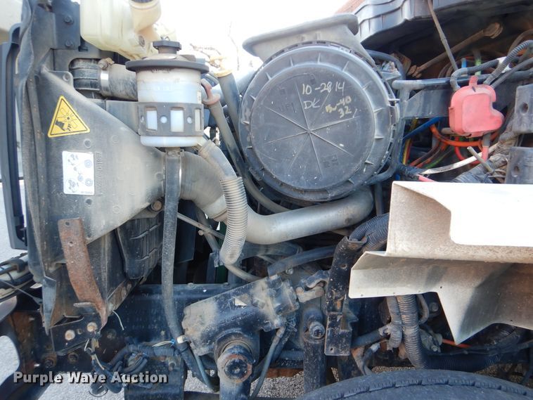 image for item HY9935 2009 International WorkStar 7400  dump truck