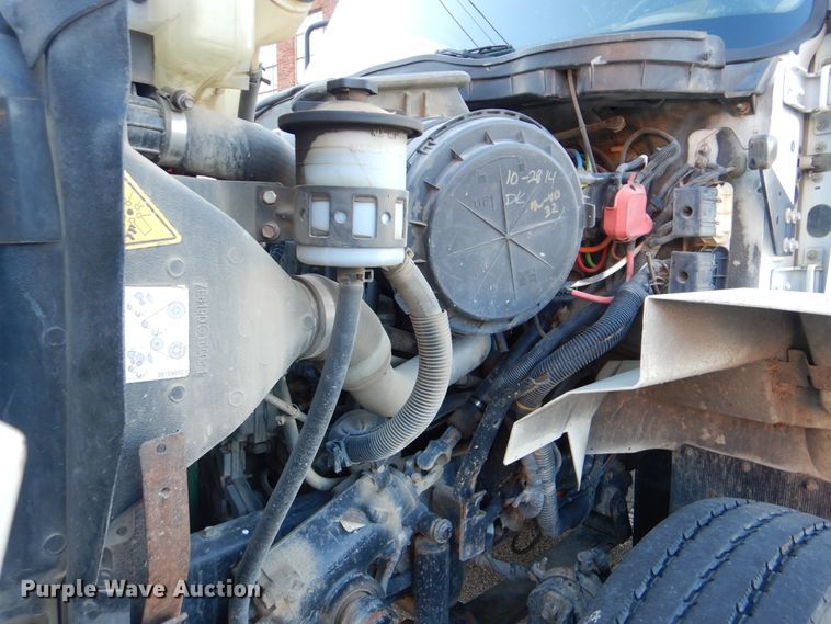 image for item HY9935 2009 International WorkStar 7400  dump truck