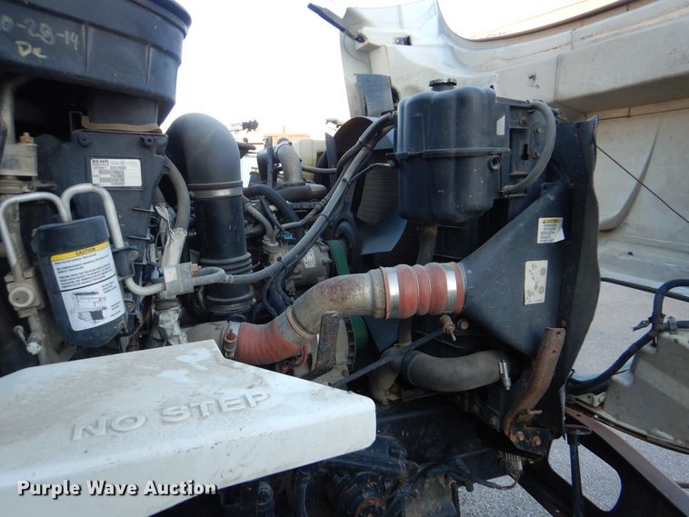 image for item HY9935 2009 International WorkStar 7400  dump truck