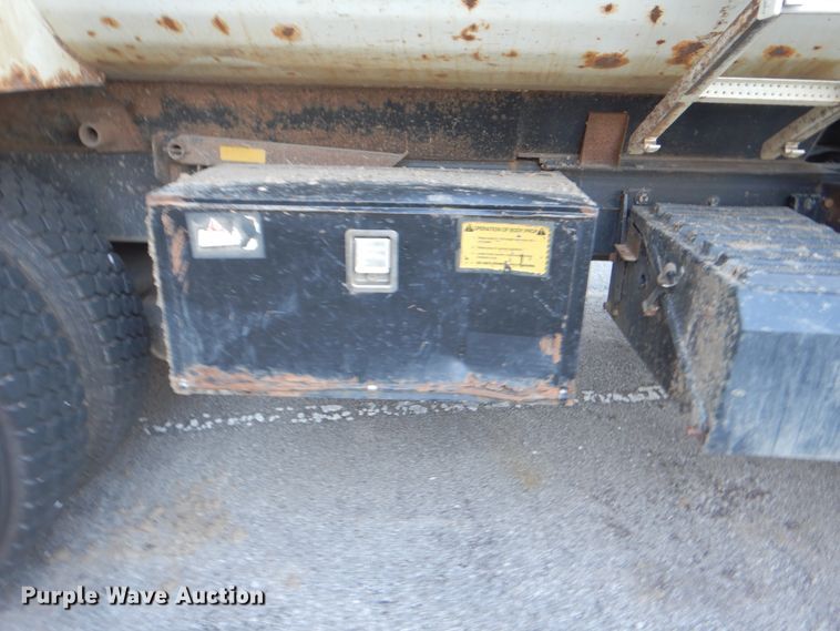 image for item HY9935 2009 International WorkStar 7400  dump truck