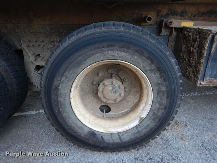 image for item HY9935 2009 International WorkStar 7400  dump truck