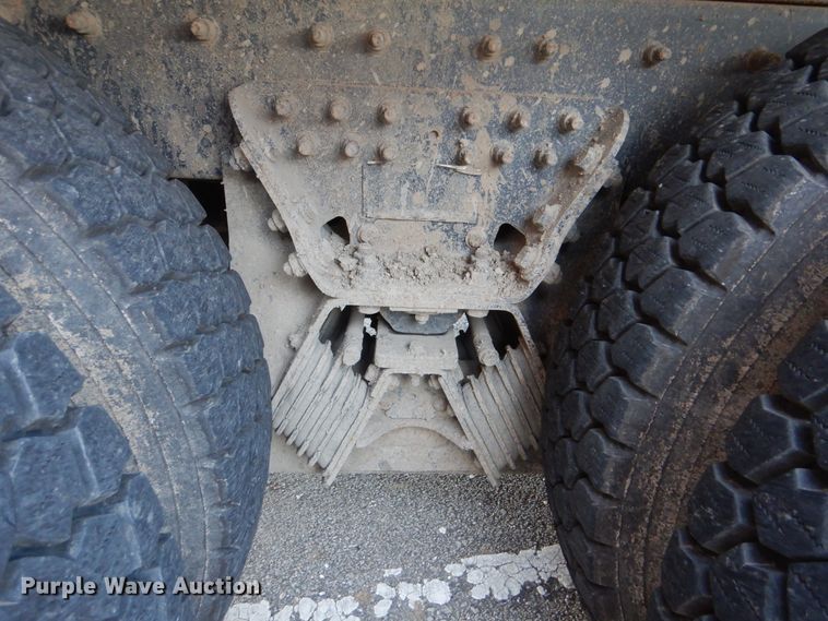 image for item HY9935 2009 International WorkStar 7400  dump truck